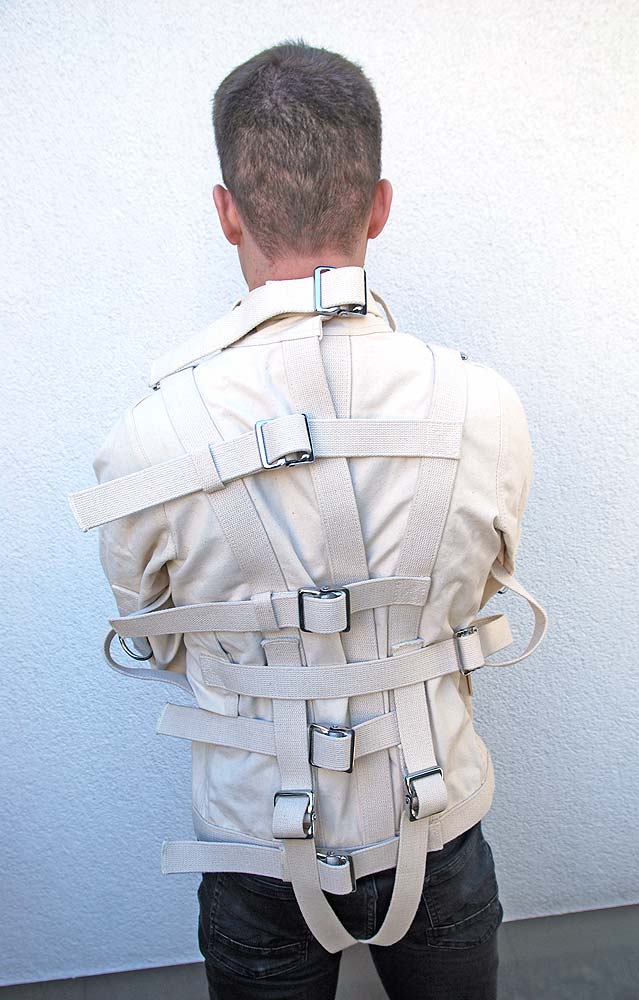 Zwangsjacke in weiß